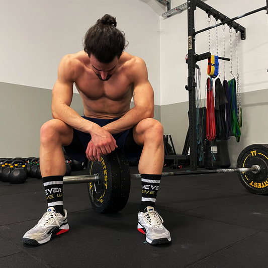 SOCKS NEVER GIVE UP BLACK