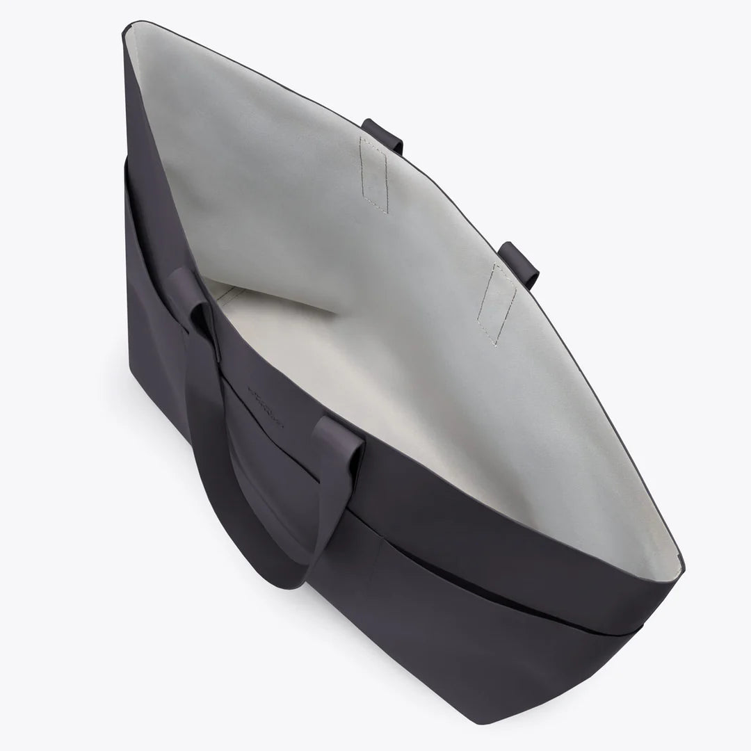 Emilia - Lotus Infinity - Black