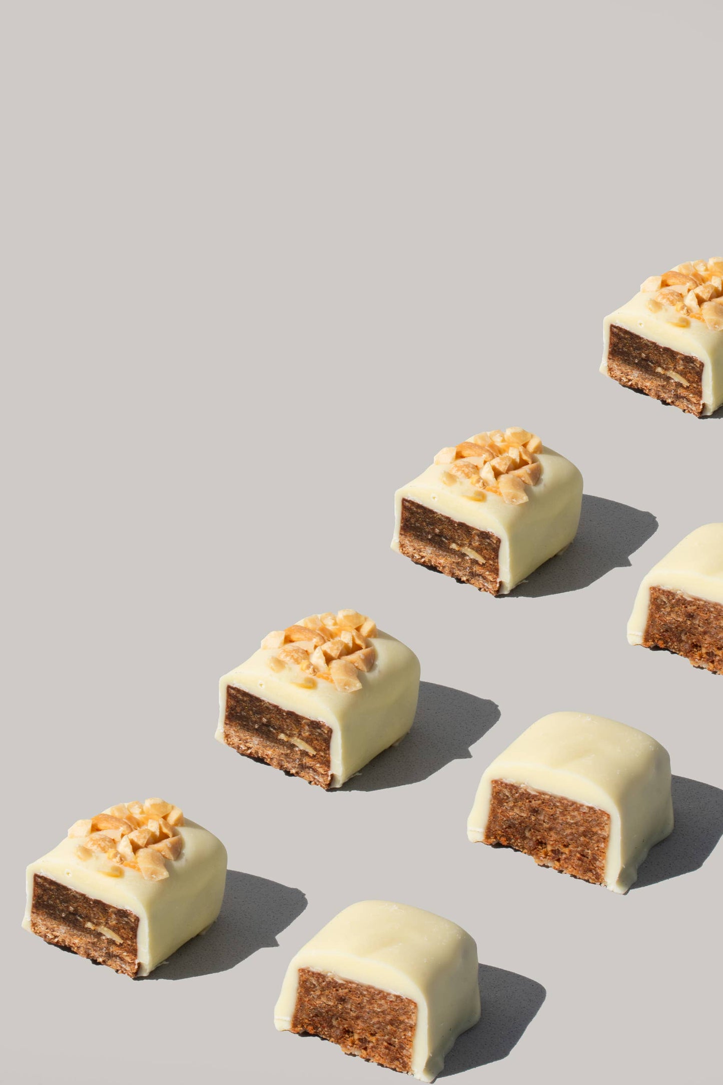 White chocolate peanut bar organic + vegan + gluten-free