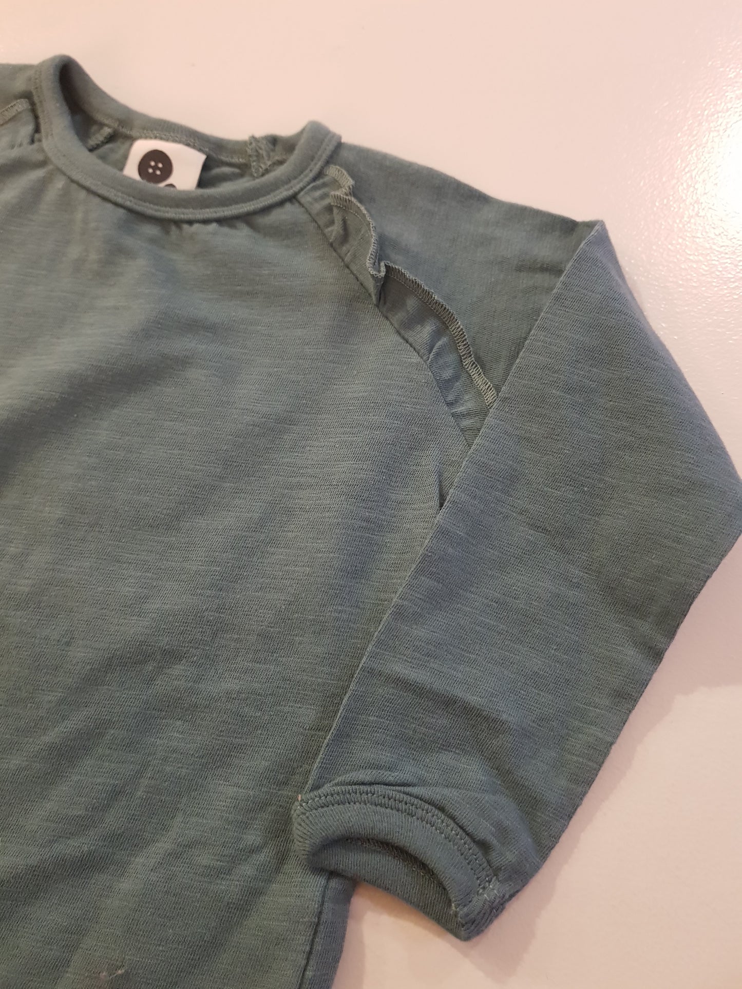 OUTLET - Ruffle Tee - Dark Green