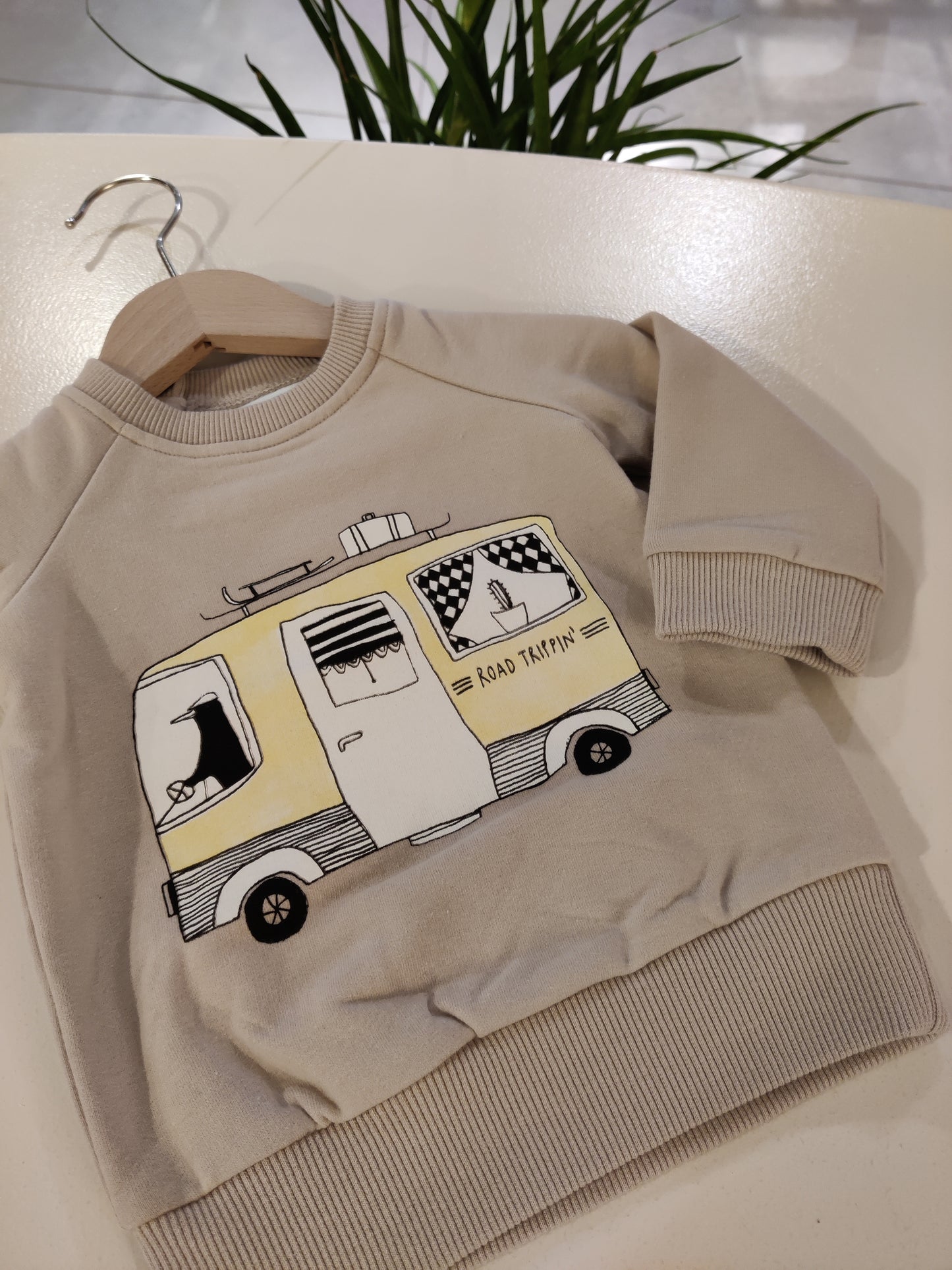 OUTLET - Sweater Road Trippin