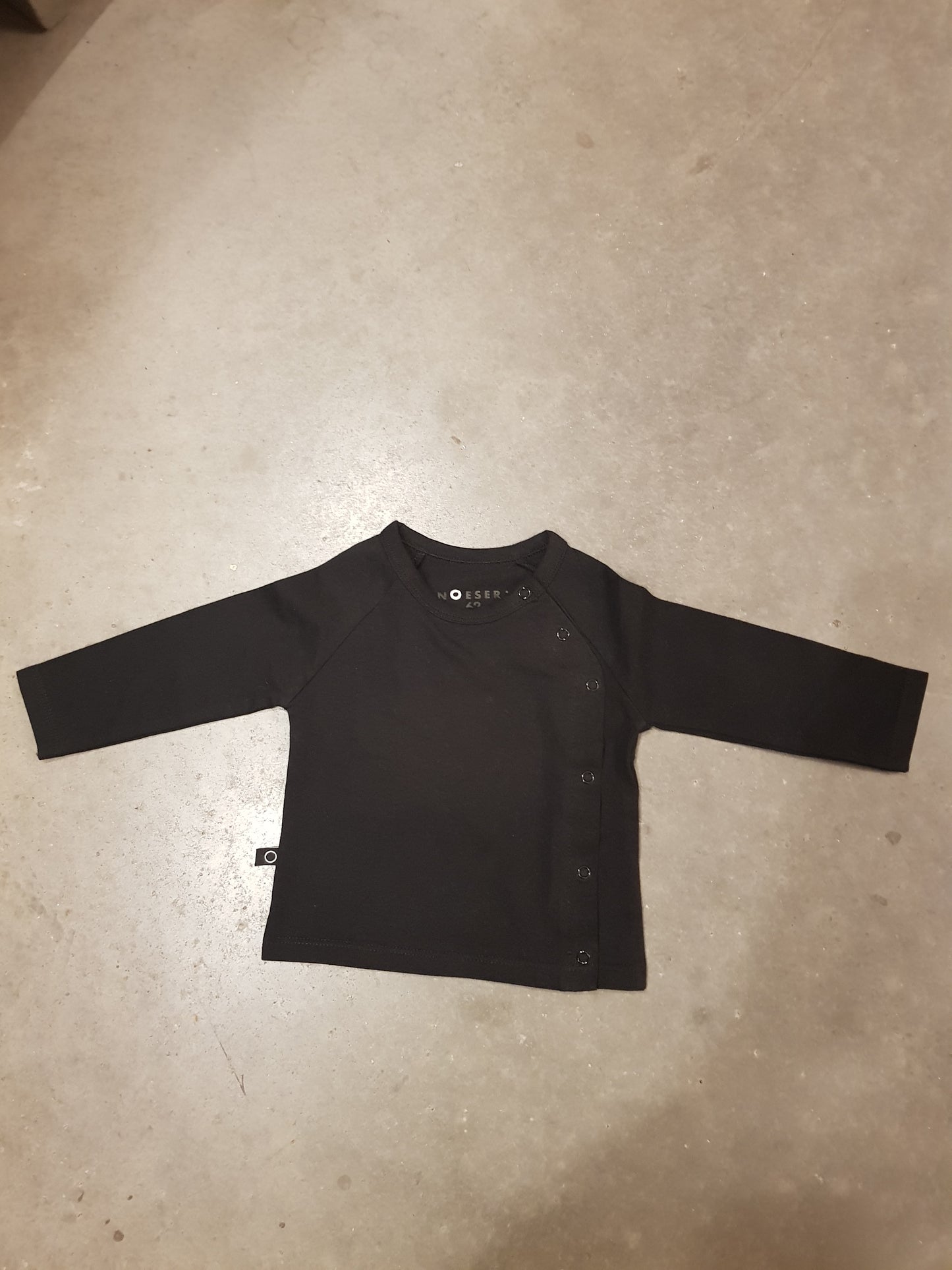 OUTLET - Silas Longsleeve - Arrow Black