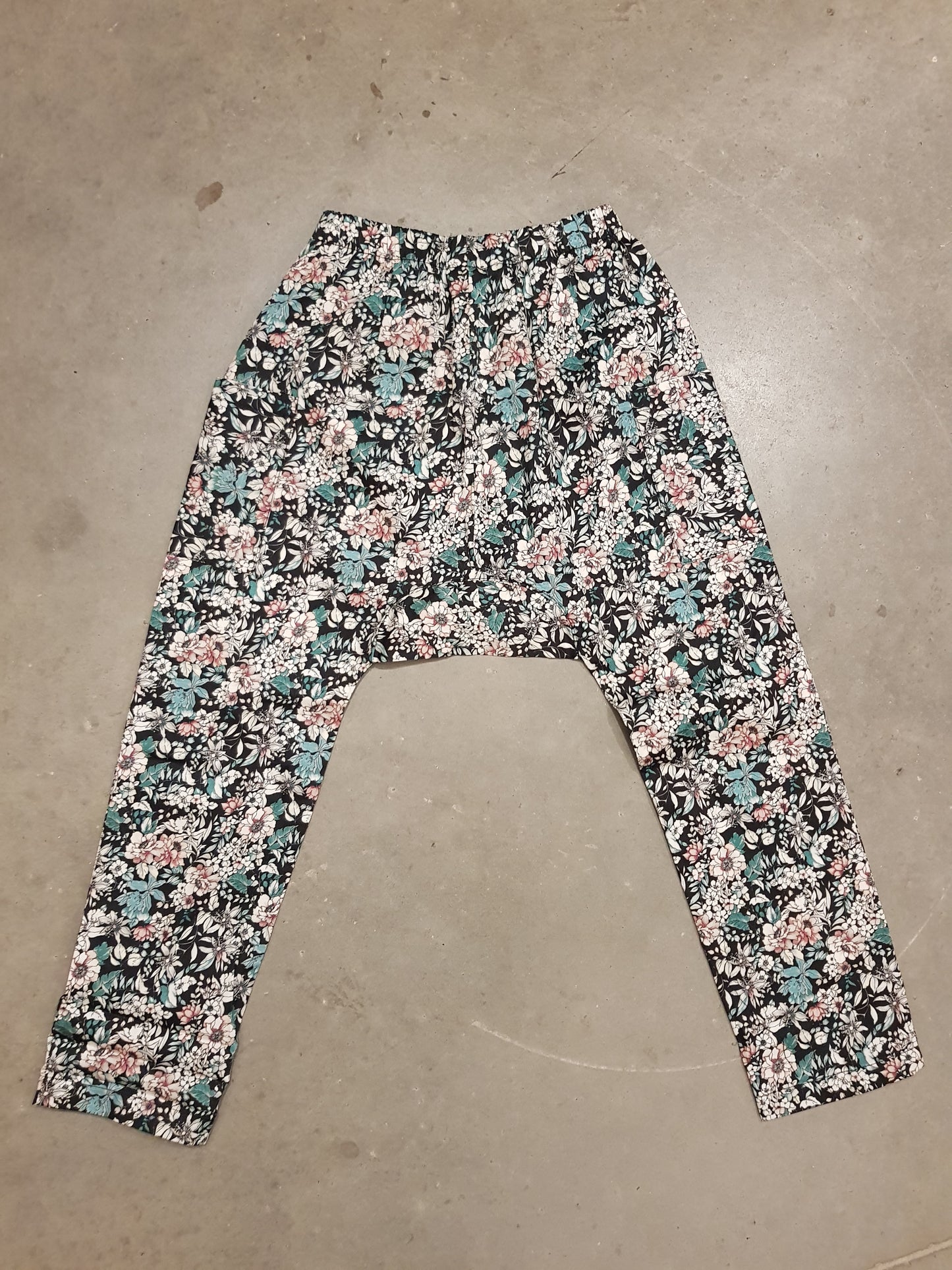 OUTLET - Play Pants - Green Flowers