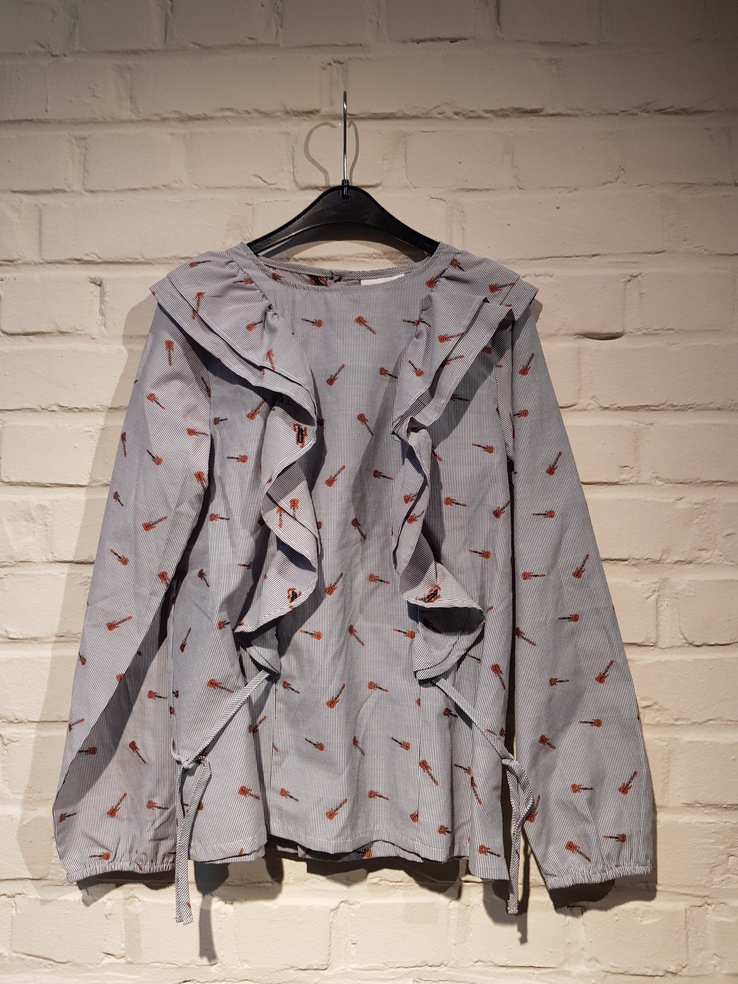 OUTLET - Guitar Ruffle Blouse